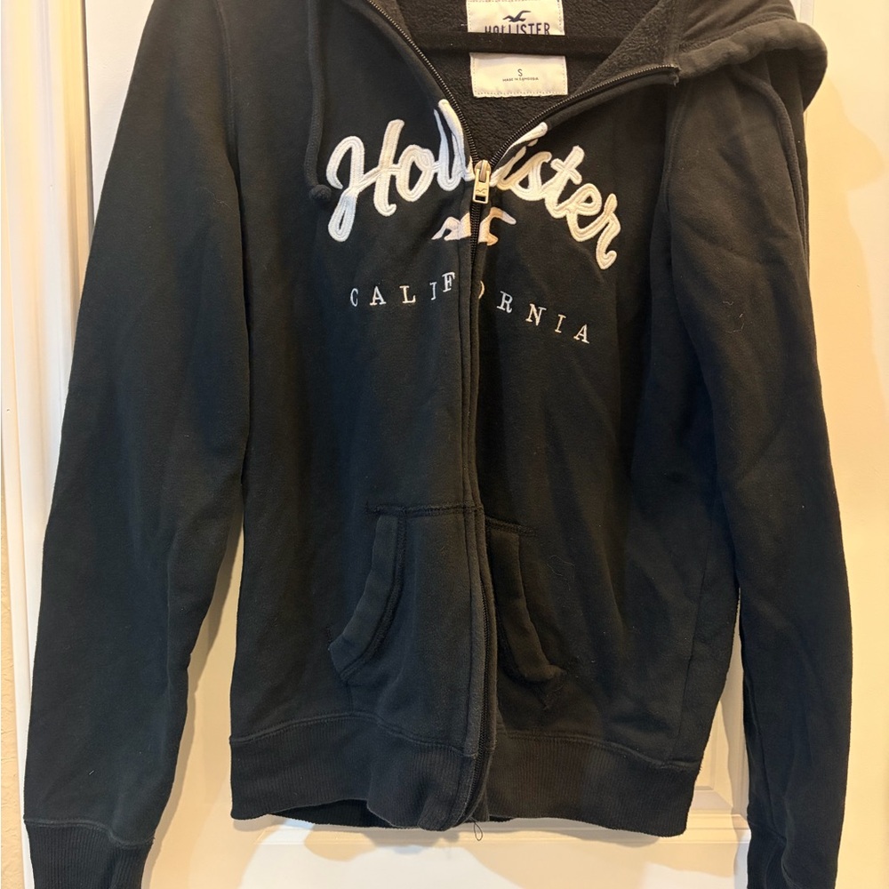 Hollister Black and White Fleece-Lined Jacket Size Small